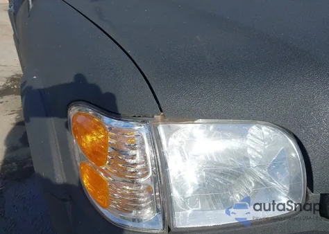 2004 Toyota Sequoia Sr5 V8 z USA, uszkodzony, nr VIN 5TDBT44A04S220607